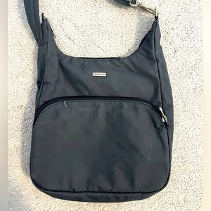 TravelOn Crossbody